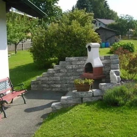 Geraeumiges In Rittsteig Mit Terrasse, Garten Und Grill Lam